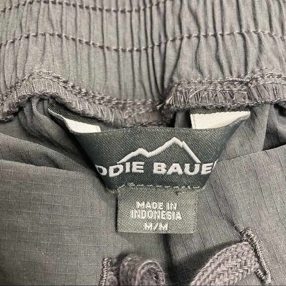 EDDIE BAUER,Outdoor fashion cropped pants, Size Medium,zipper front pockets,Gray - Picture 8 of 10